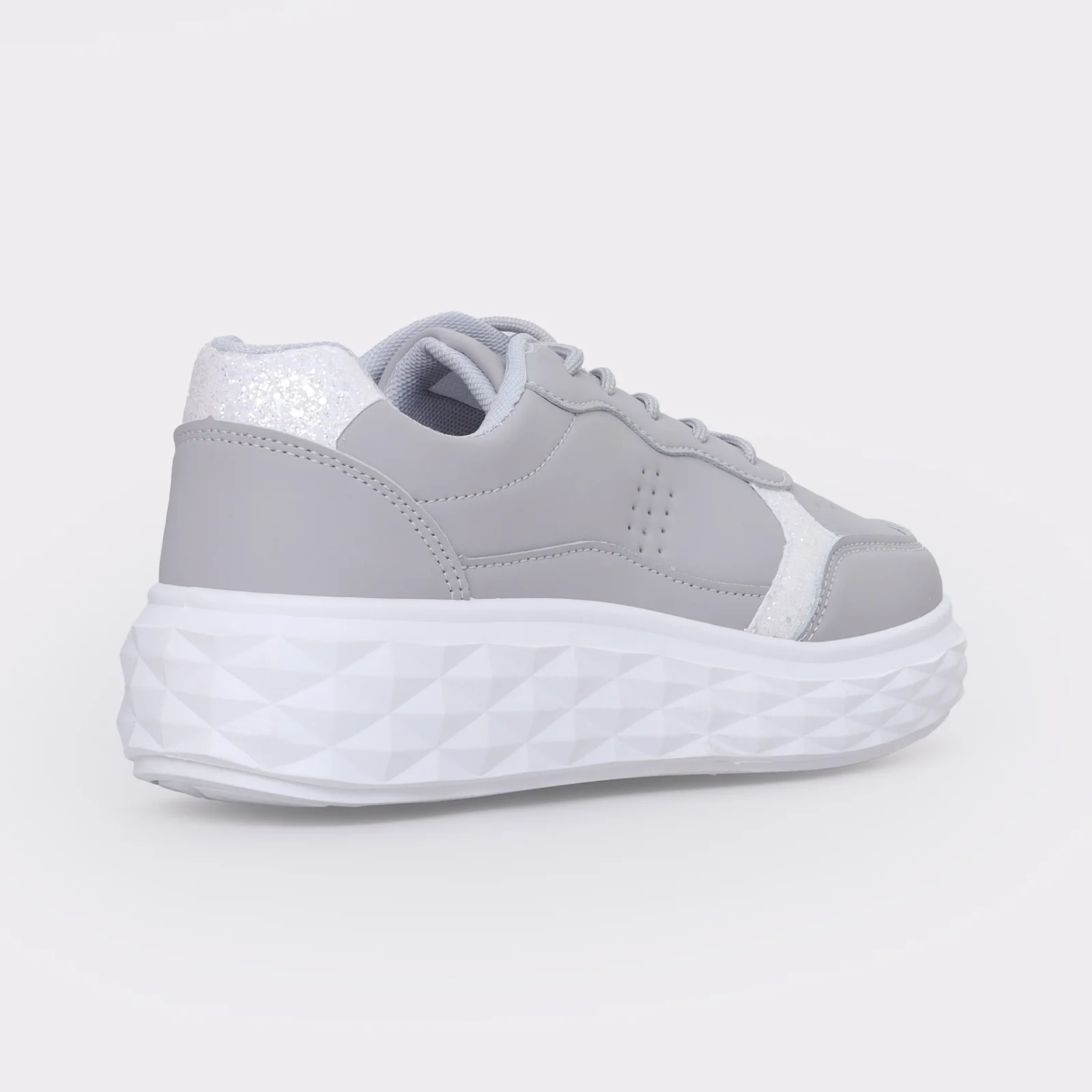 Women's dailywear sneakers - Image 4