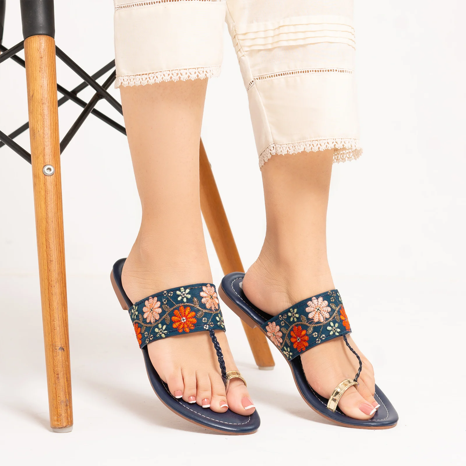 Women's Floral Kola Puri - Image 2