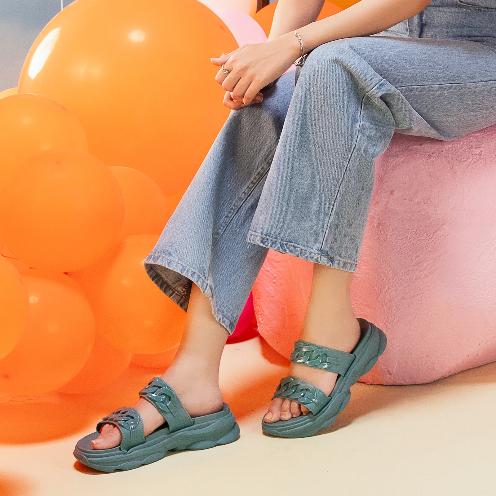 Women's Stylish Slippers - Image 2