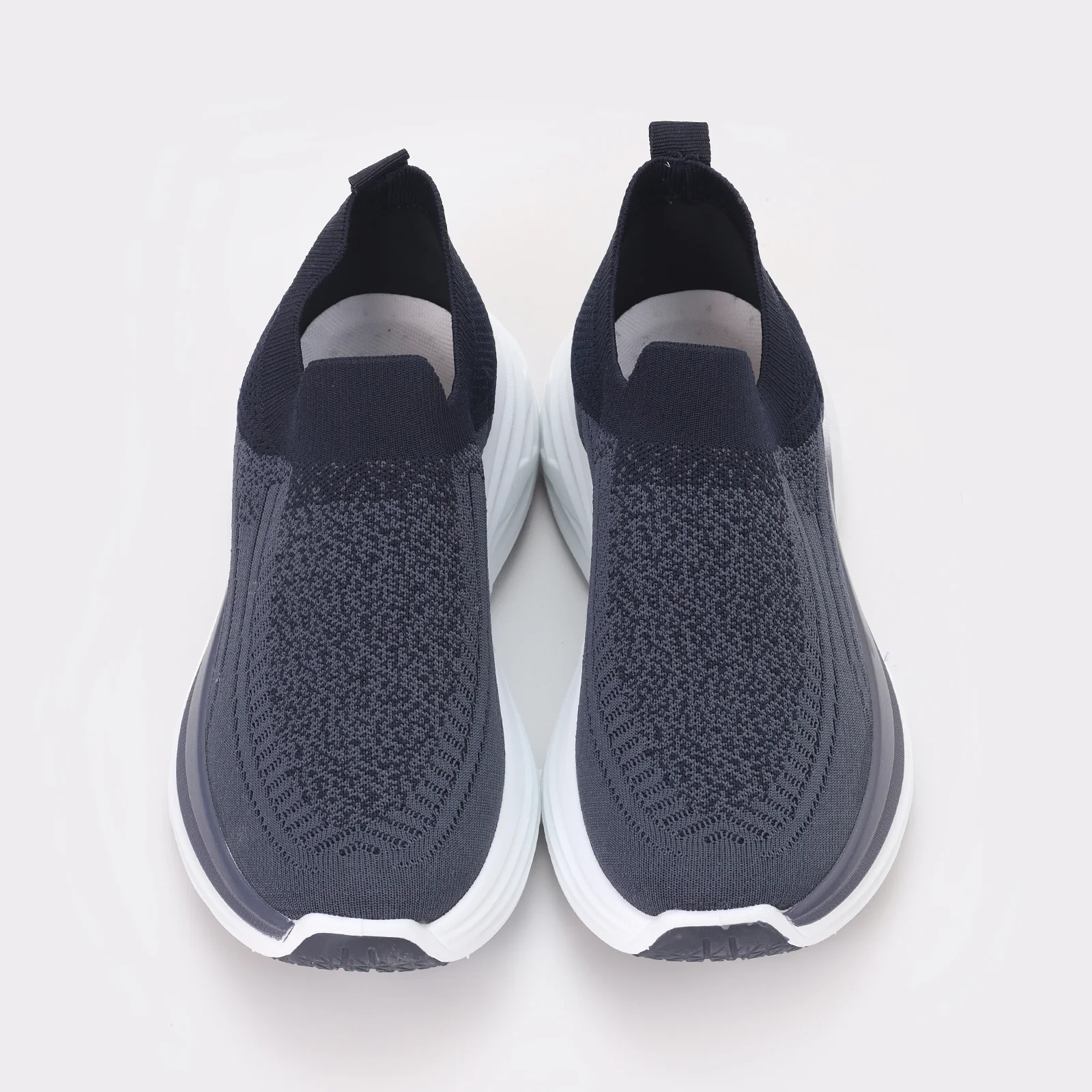 Men Everyday Sneakers - Image 4