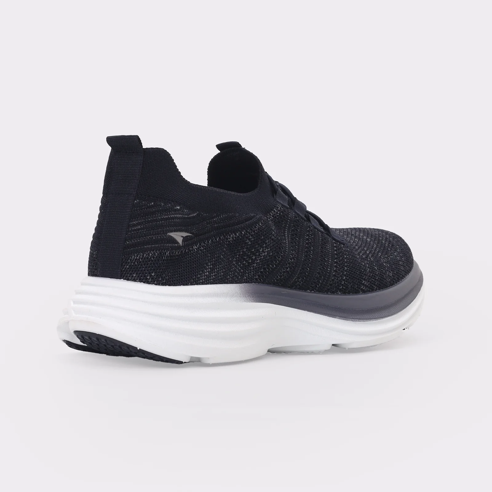 Men Everyday Sneakers - Image 5