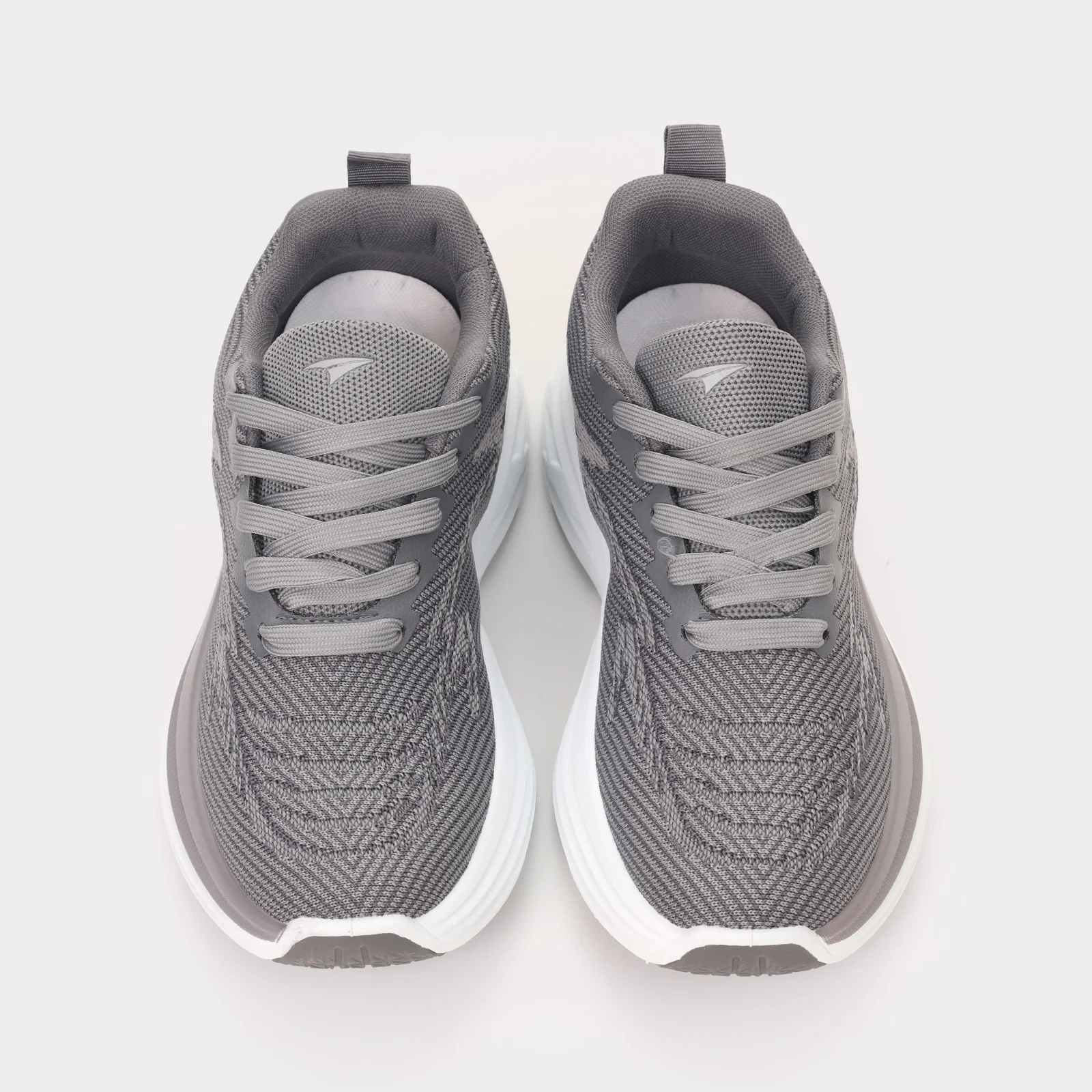 Men Everyday Sneakers - Image 4