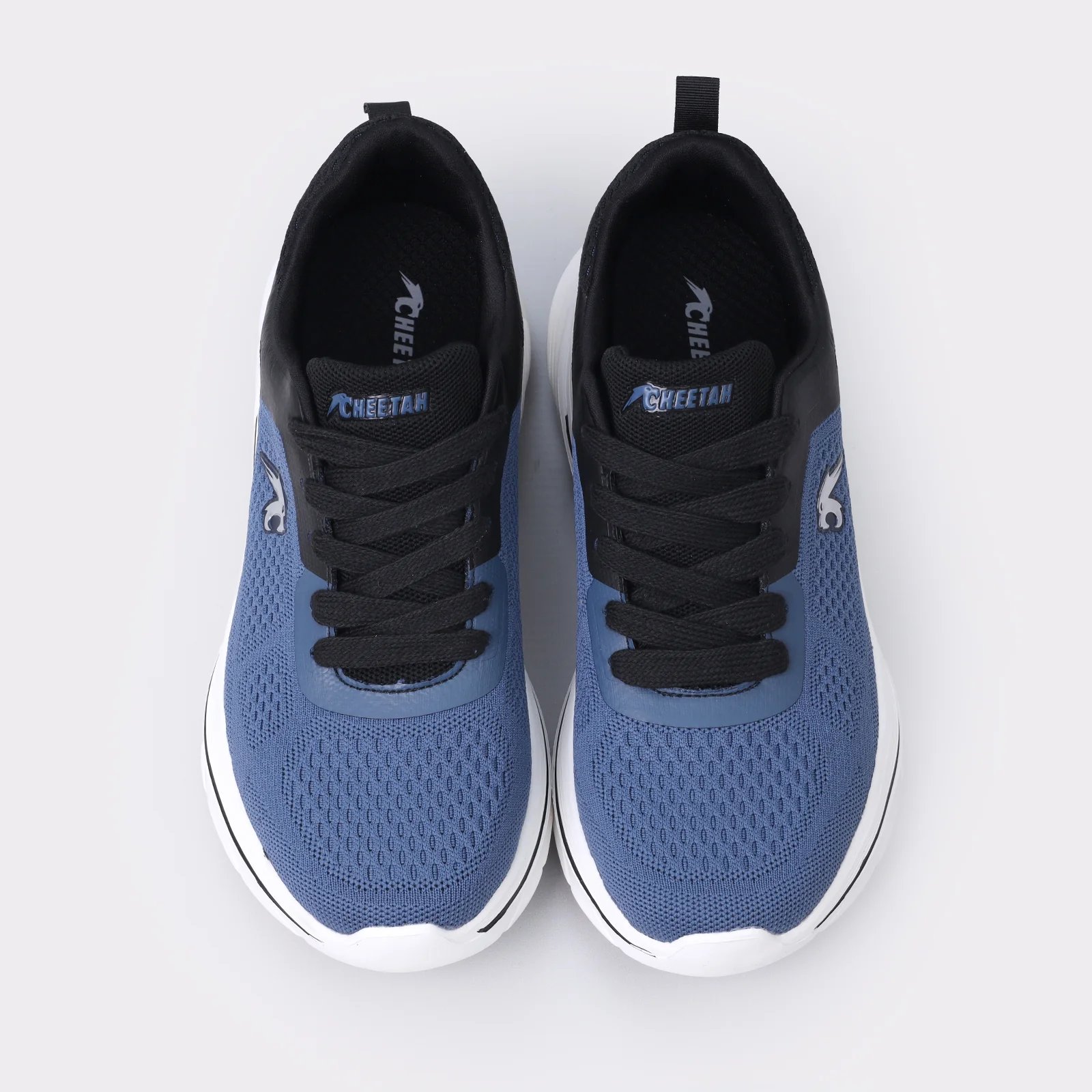 Men Everyday Sneakers - Image 4